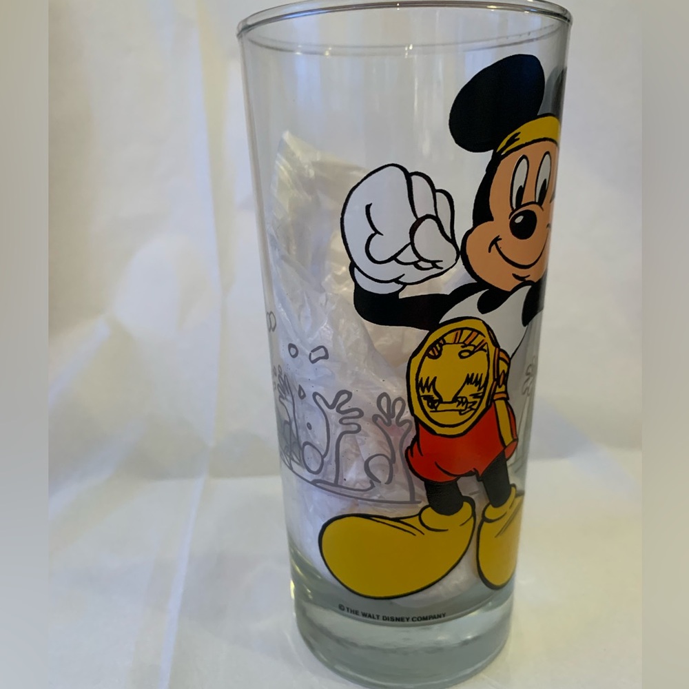 Vintage Mickey Mouse Olympic Winner Wrestler Walt Disney Company Glass - Picture 3 of 9